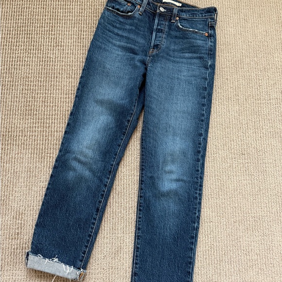 Levi's Blue Ankle Cropped Jeans with Frayed Hem - Picture 1 of 3